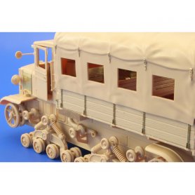 Eduard 1:35 Voroshilovets Tractor dla Trumpeter
