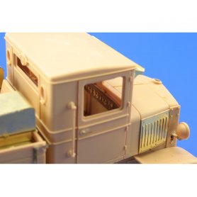 Eduard 1:35 Voroshilovets Tractor dla Trumpeter