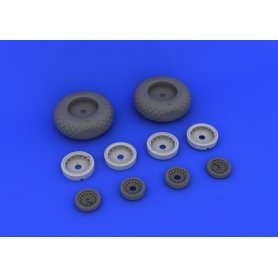 Eduard 1:32 B-17 wheels dla HK Models