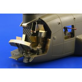 ACH-47A Chinook interior ITALERI