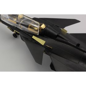 Eduard 1:72 JAS-39D dla Revell 3965