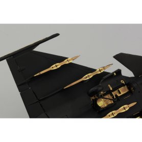 Eduard 1:72 JAS-39D dla Revell 3965