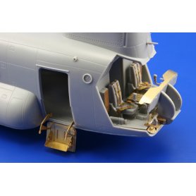 CH-47A Chinook interior S.A. TRUMPETER