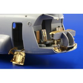 CH-47A Chinook interior S.A. TRUMPETER