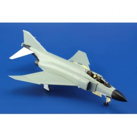Eduard 1:72 F-4J S.A. dla Academy 12515