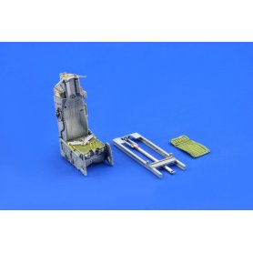 Eduard 1:48 F-16 early seat TAMIYA