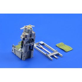 Eduard 1:48 F-16 early seat TAMIYA