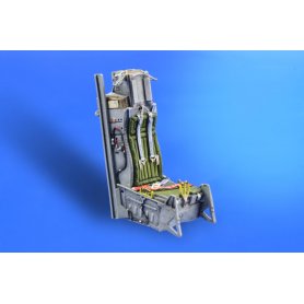 Eduard 1:48 F-16 early seat TAMIYA