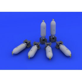 US 250lb bombs