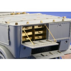 Eduard 1:35 Sd.Kfz.7 Zugkraftwagen 8t tool boxes dla Trumpeter