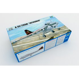 TRUMPETER 1:32 02250 GRUMMAN A-6E INTRUDER TRAM