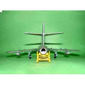 TRUMPETER 1:32 02206 MIKOYAN MIG-17PF "FRESCO" (F-5A)