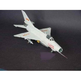 TRUMPETER 1:32 02216 CHINESE F-7II