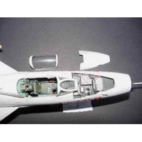 TRUMPETER 1:32 02216 CHINESE F-7II