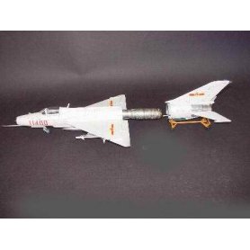 TRUMPETER 1:32 02216 CHINESE F-7II