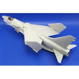 Eduard BIG 1:32 F-8E US Nvy dla Trumpeter