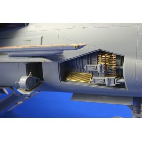 Eduard BIG 1:32 F-8E US Nvy dla Trumpeter