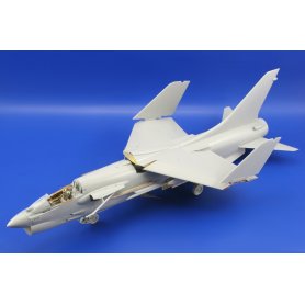Eduard BIG 1:32 F-8E French Navy dla Trumpeter