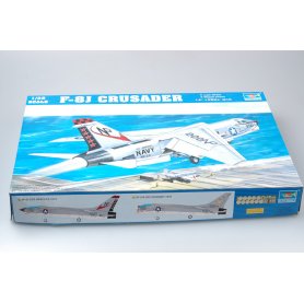Trumpeter 1:32 F-8J Crusader