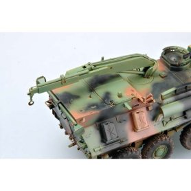 Trumpeter 1:35 LAV-R