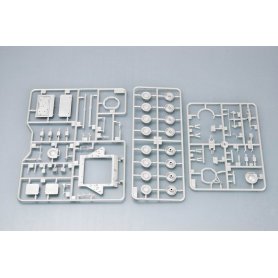 TRUMPETER 1:35 00371 USMC LAV-C2 LIGHT ARMORED VEHICLE-COMMAND AND CONTROL