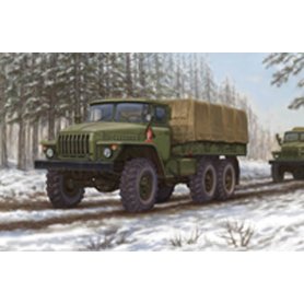 TRUMPETER 1:35 01012 RUSSIAN URAL-4320 Truck