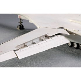 Trumpeter 1:72 Tupolev Tu-160 Blackjack