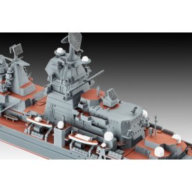 Revell 1:700 Petr Veliky