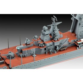 Revell 1:700 Petr Veliky