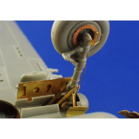 Eduard BIG 1:48 Curtiss P-40E dla Hasegawa